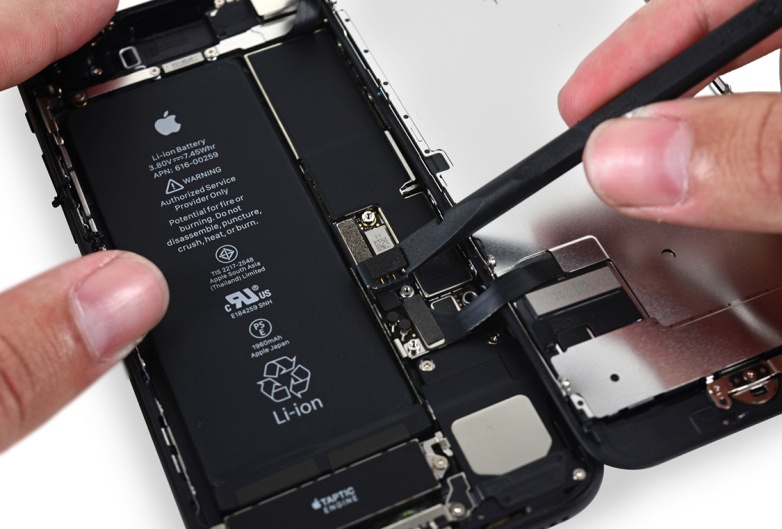 iphone 7 teardown battery chips