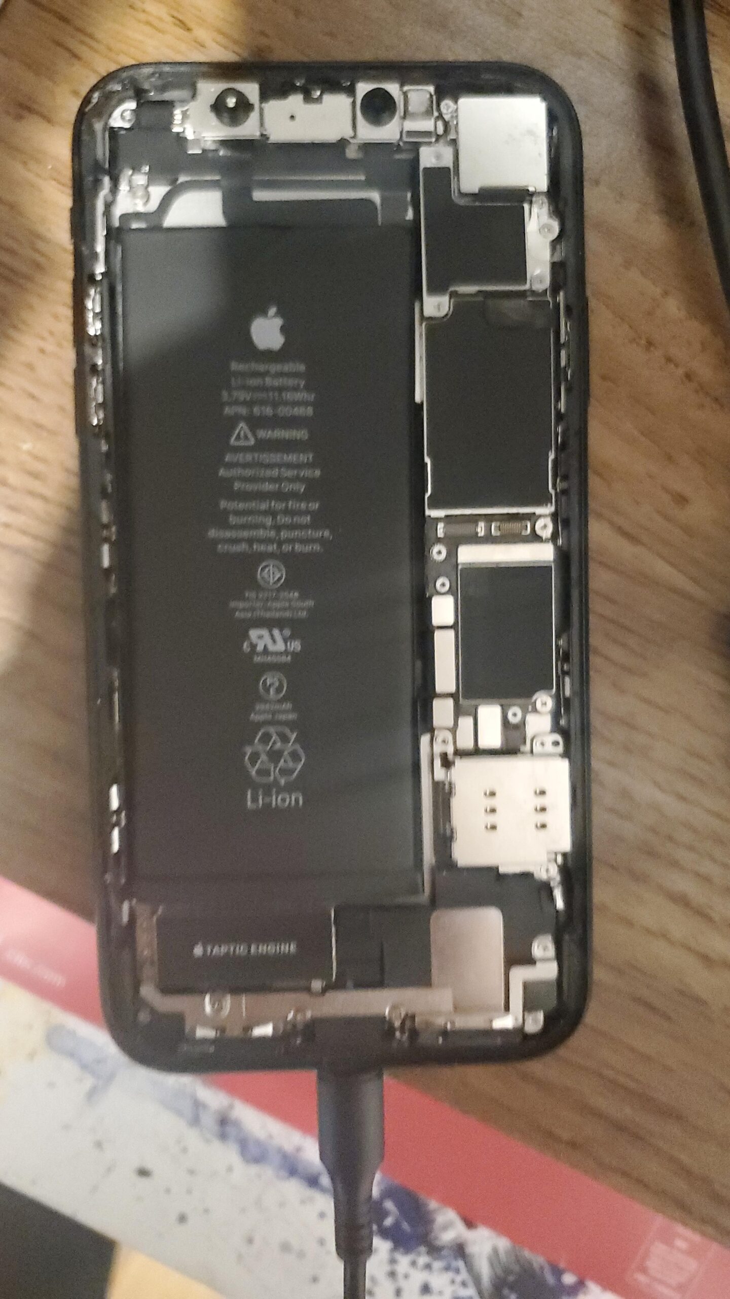 How to replace iPhone 8 speaker
