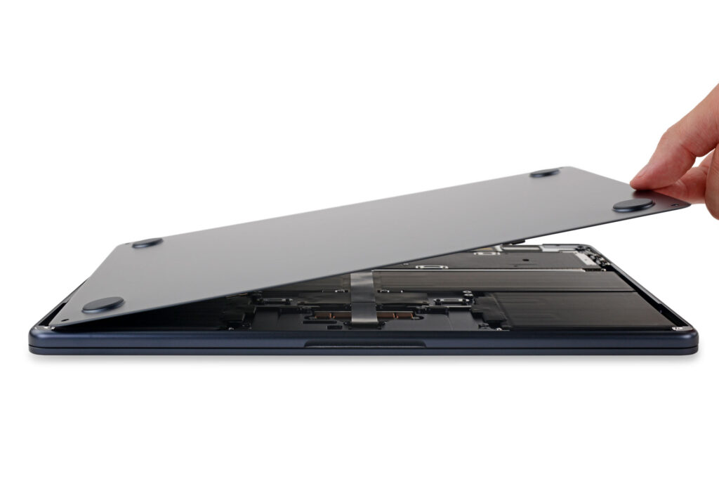 MacBook Air M2 59 3x2 Blog 1